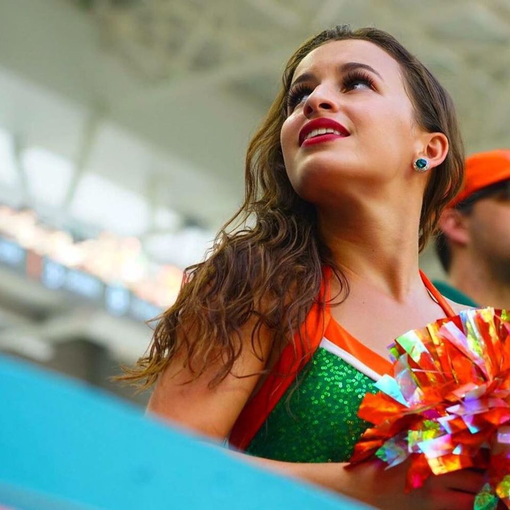 Meet your Posher, Mia